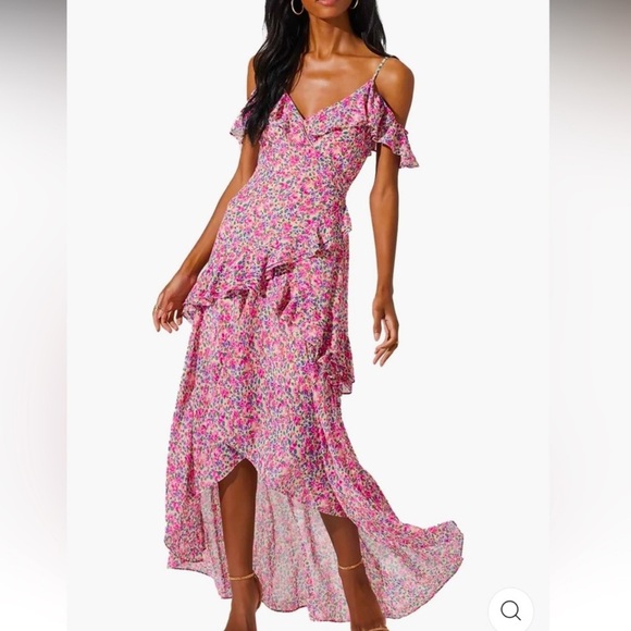 Astr Dresses & Skirts - ASTR the label floral dress